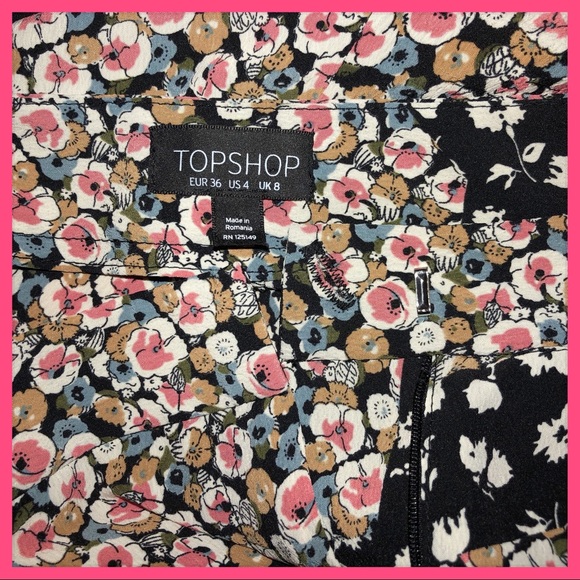 🌸 ❤️🔴SOLD❤️🔴 TopShop Patchwork Short Shorts 🌸 - Picture 5 of 5